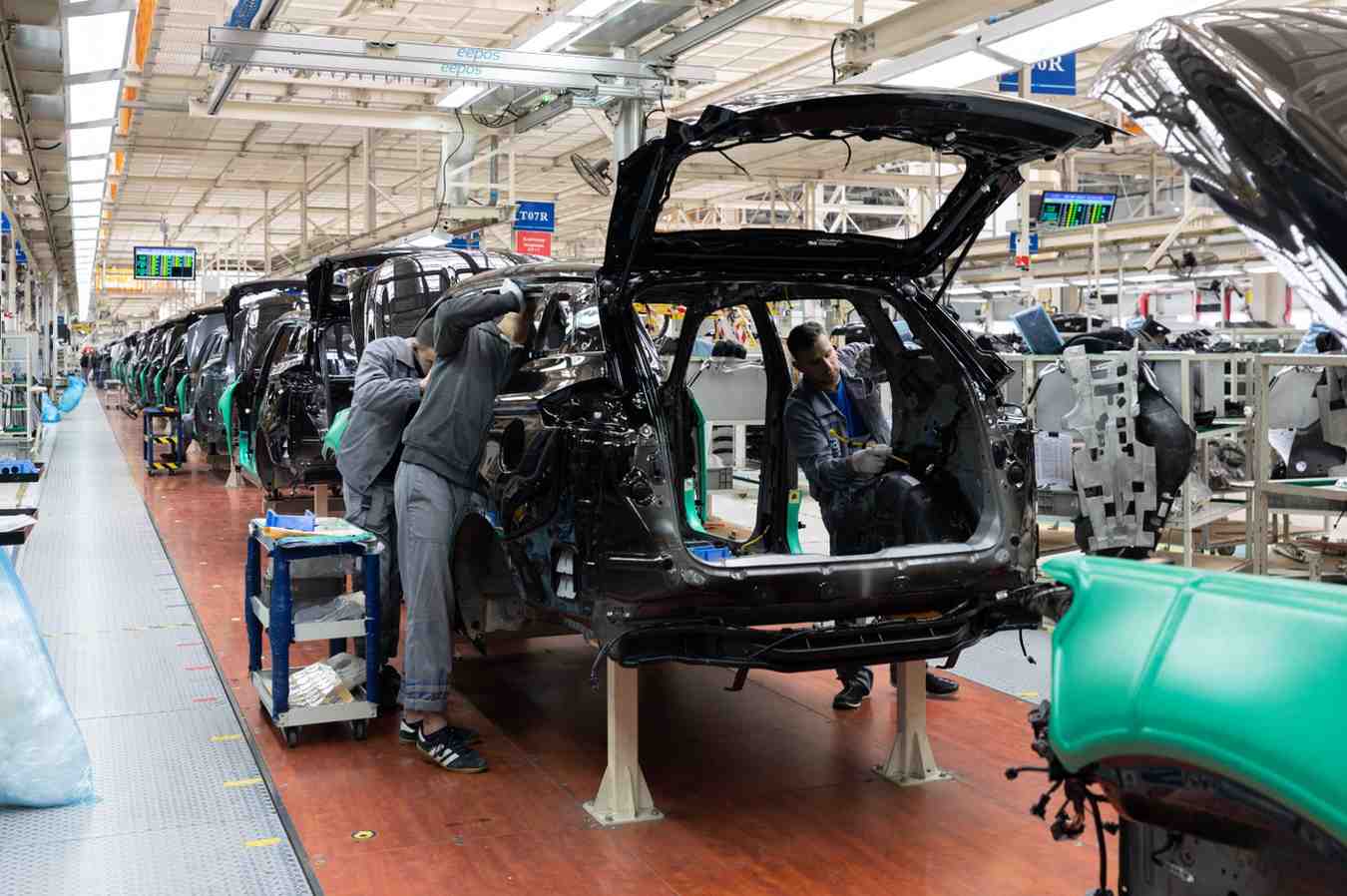 Automotive spare parts supplier in Dubai for luxury and electric vehicles